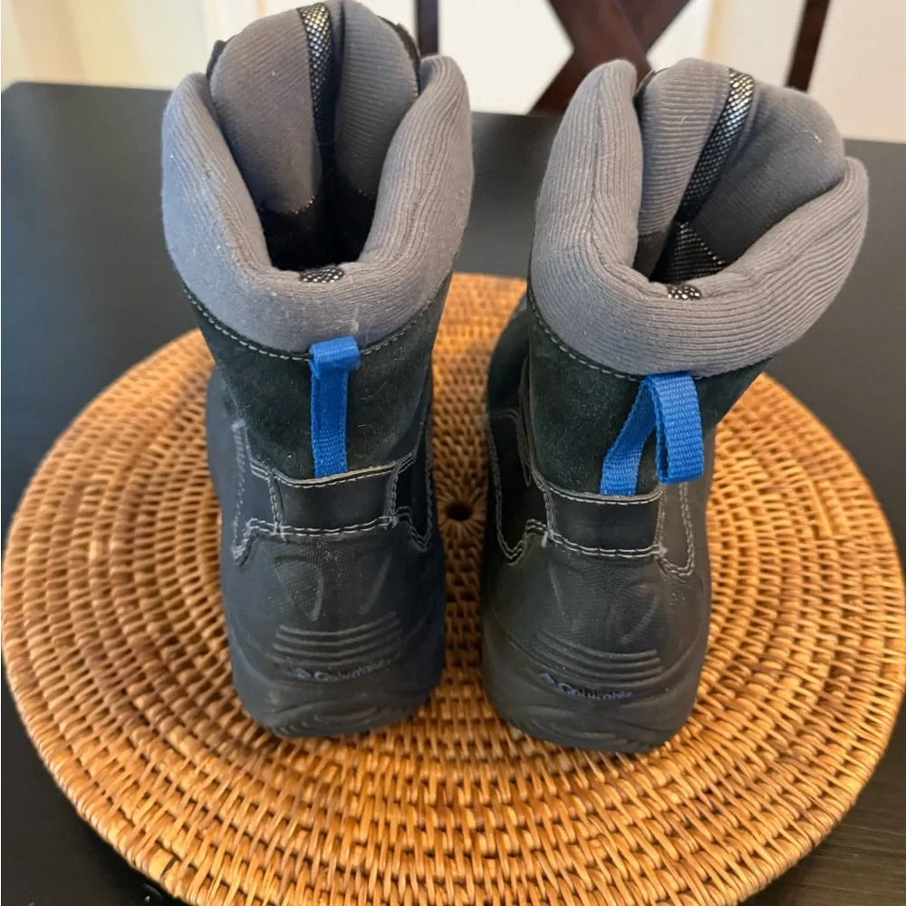 Columbia‎ Black and Gray Snow Boots